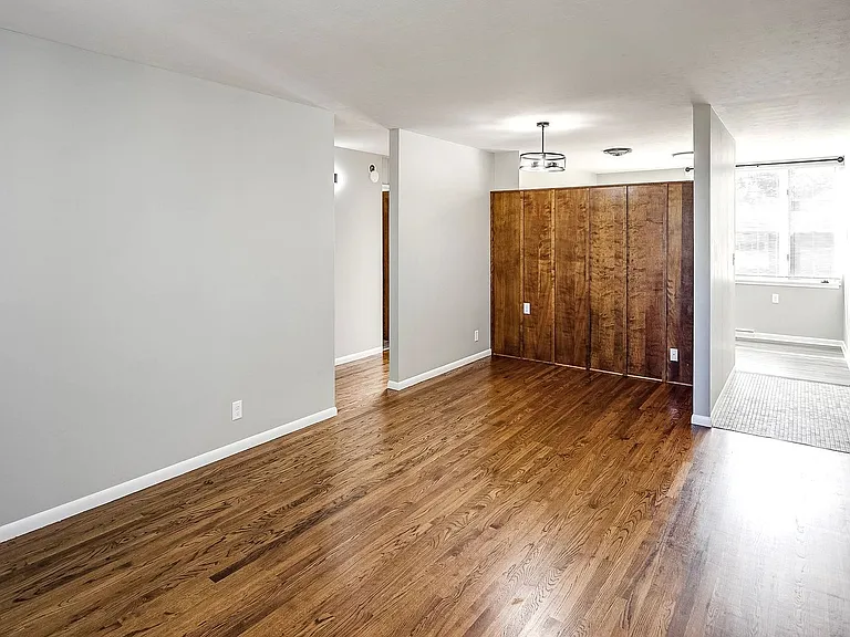 4817 S 131st St #9 — Photo 4