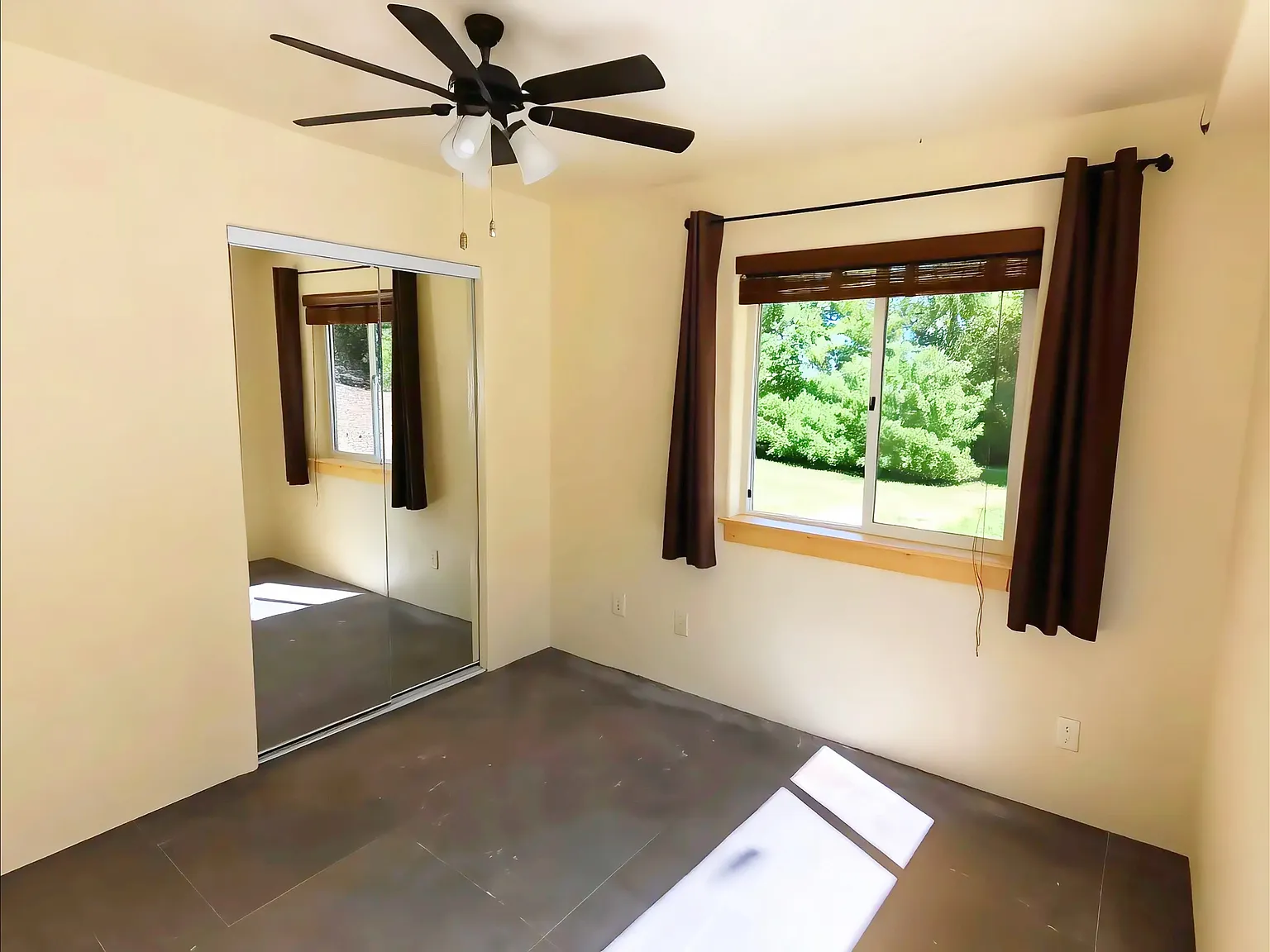 2 bed, 1000 sqft, $1,900 — Photo 4