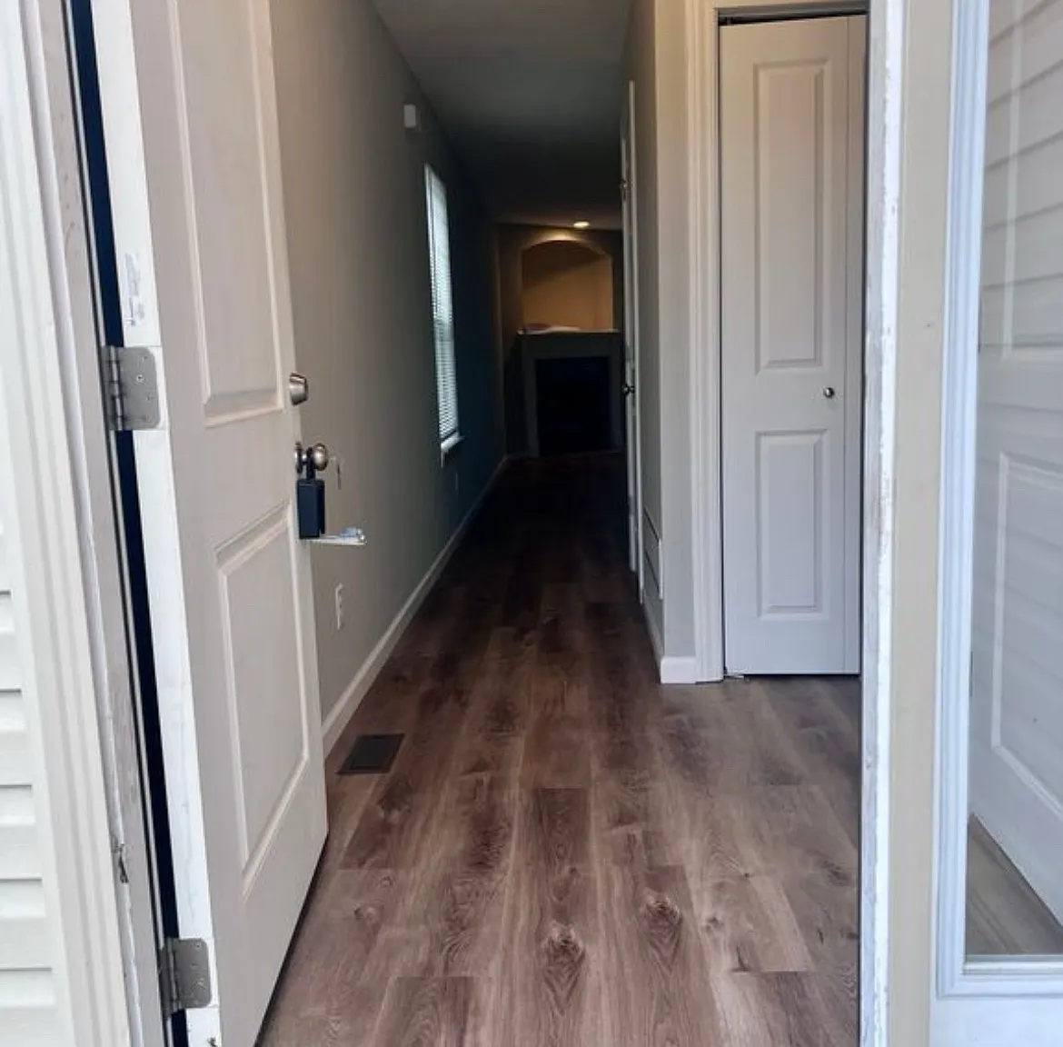 4 bed, 3.5 bath, 2500 sqft, $1,950 — Photo 2