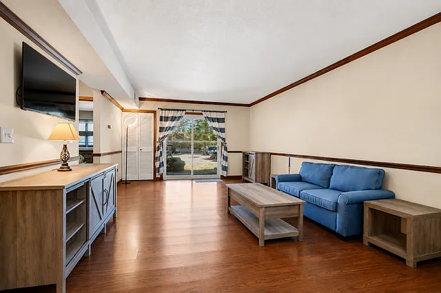 1301 Twin Circle Dr — Photo 13