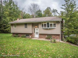 1971 Becks Crossing Rd, Madison Township, PA 18444