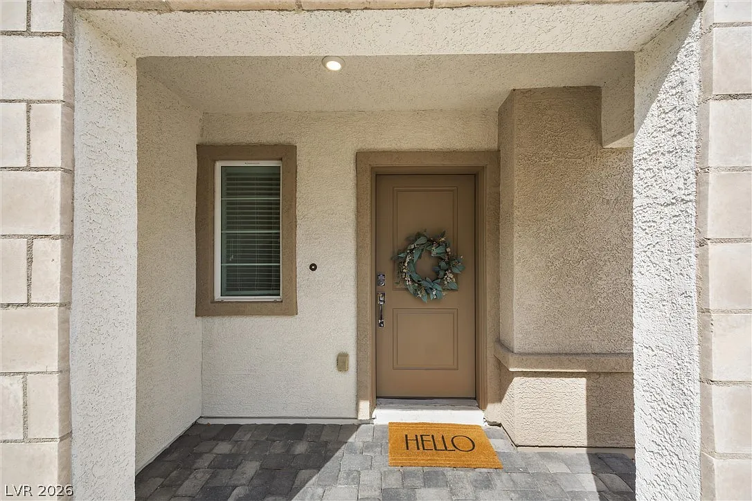 4 bed, 3.5 bath, 2003 sqft, $2,490 — Photo 2
