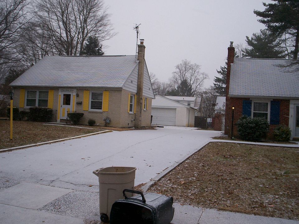 2nd image of 345 Lynn Rd