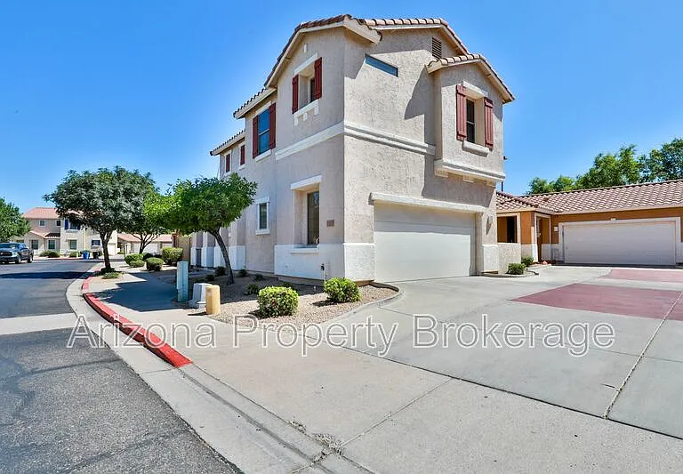 875 S Porter St — Photo 2