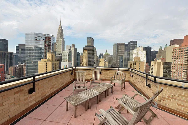 Sold by A & I Broadway | media 16