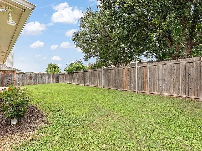 3205 Chesington Dr — Photo 12