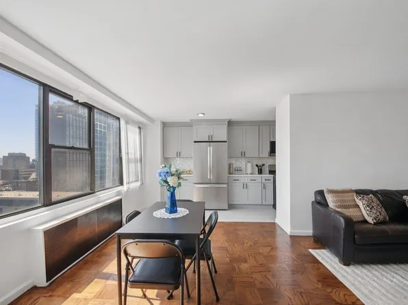 10 Huron Avenue image 12 of 37