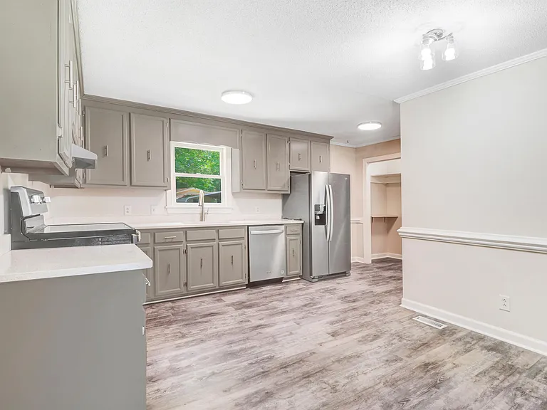 302 Cedar Rd — Photo 18