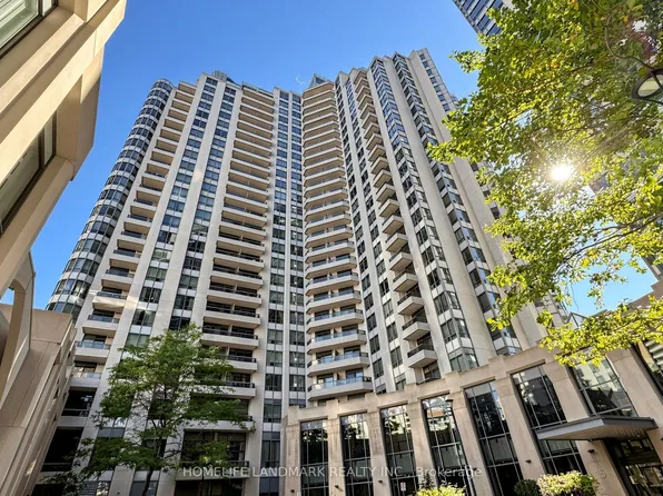 15 Northtown Way #220, Toronto, ON M2N 7A2