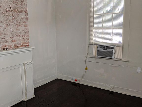 4th image of 1204 Napoleon Ave #B