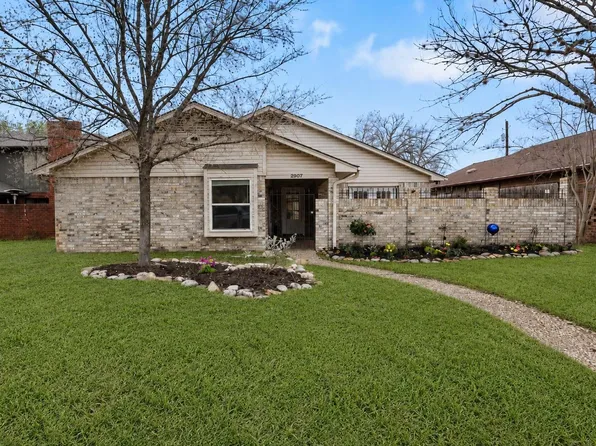 2907 Broadmoor Dr, Bryan, TX 77802