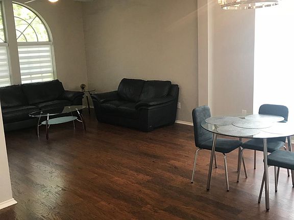 4th image of 8410 Stoneview Dr