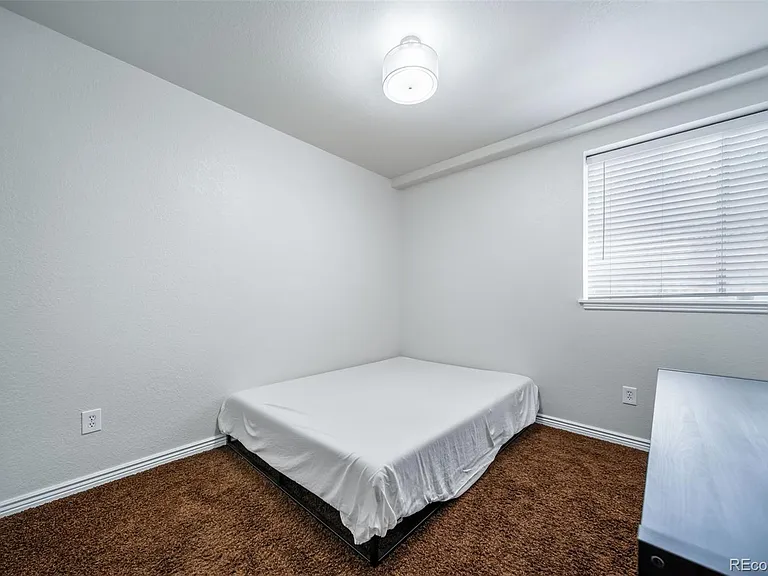1011 S Valentia St #81 — Photo 38