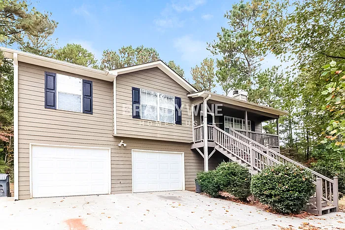 4 bed, 3.0 bath, 2478 sqft, $2,115 — Photo 2