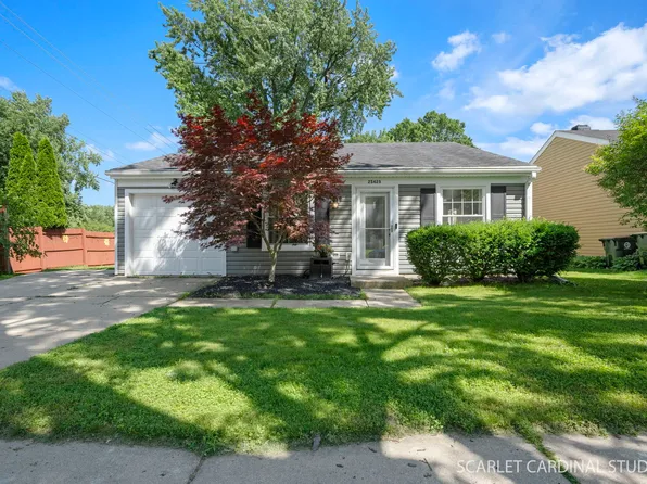 2S425 Cherice Dr, Warrenville, IL 60555