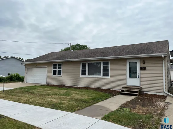 115 S Blair St, Canton, SD 57013