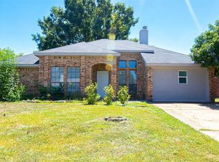 600 Benedict Ln, Arlington, TX 76002