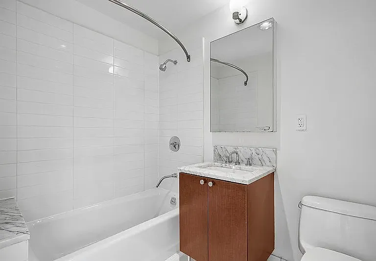 3260 Henry Hudson Pkwy #2M — Photo 2