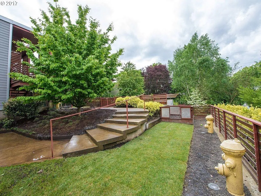 2 bed, 725 sqft, $1,995 — Photo 4