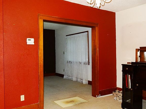 5th image of 106 N Parker St