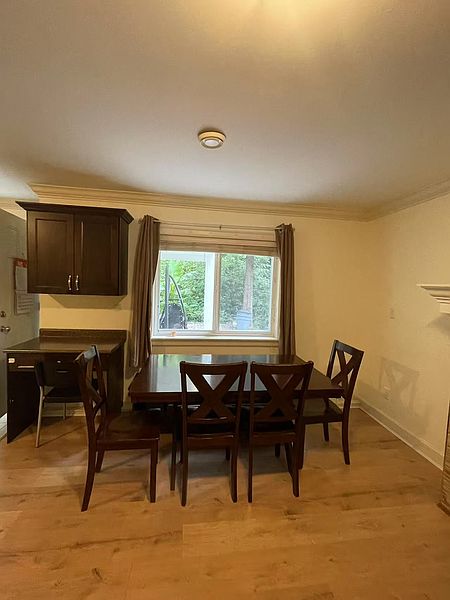 Surrey House for rent - 2 Bedrooms — photo 4
