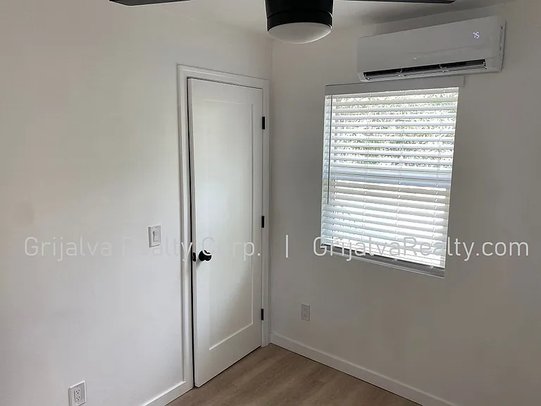 1030 Lee — Photo 11