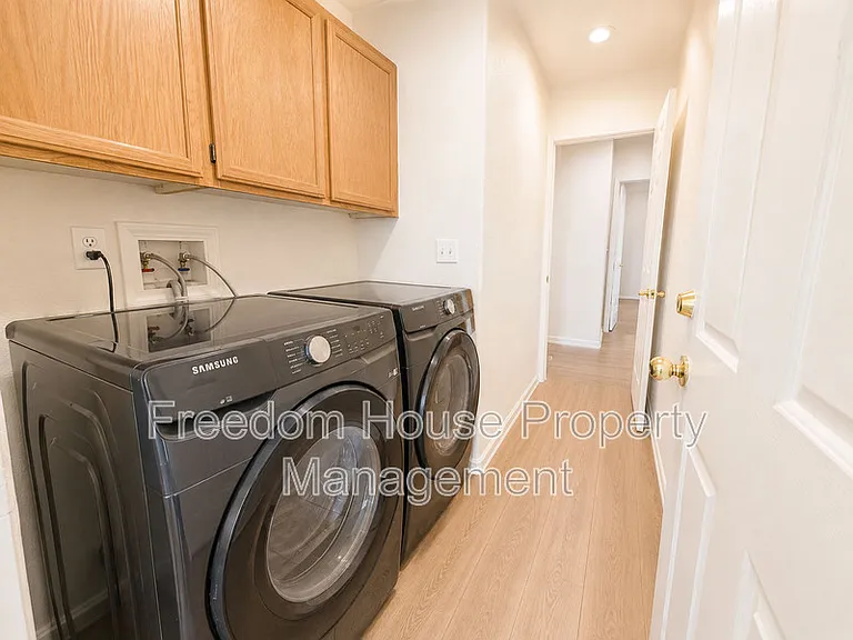 3066 Mount Charleston Dr — Photo 40