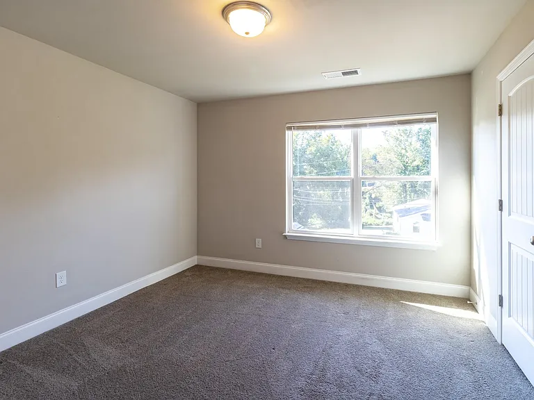 223 E Church St — Photo 8