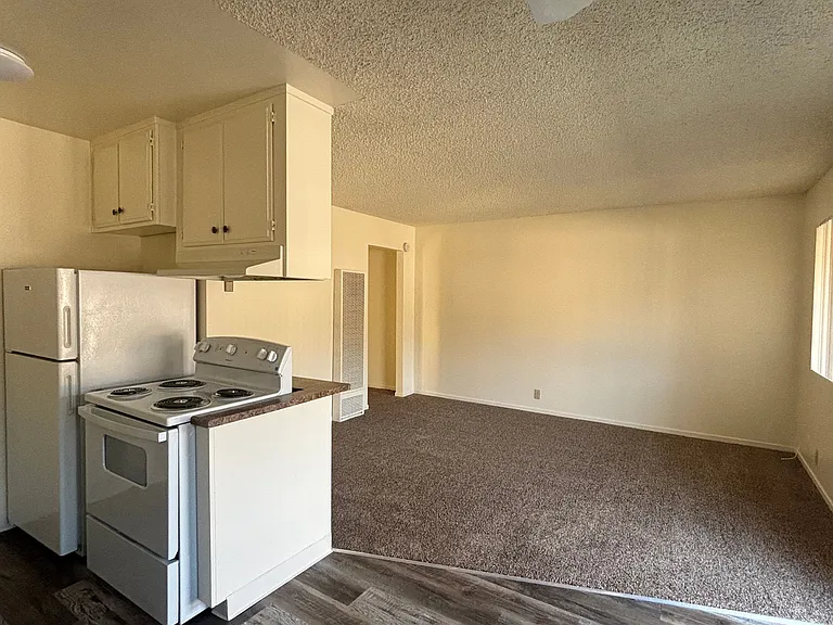 Orange Grove Apartments — Photo 13