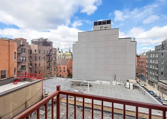 Rented by REAL New York | media 38