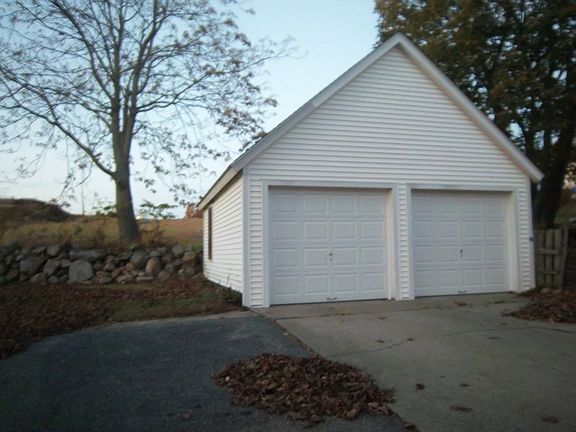 1 Car Garage Space
