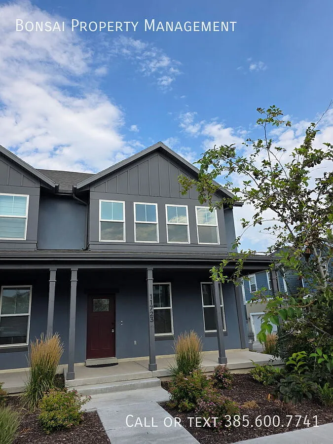 Row End Townhome and Very Desirable area of Daybreak — Photo 1