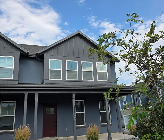 11723 S Leander Dr — Photo 1