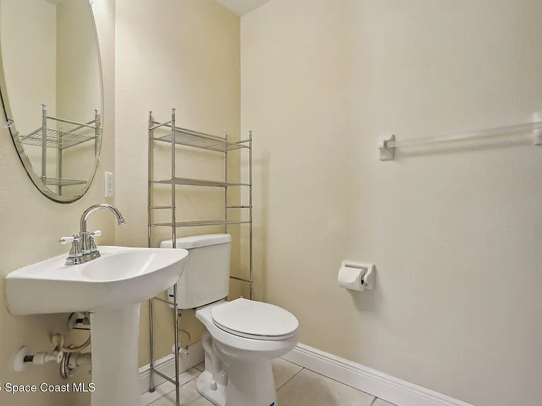 929 Hialeah St — Photo 31