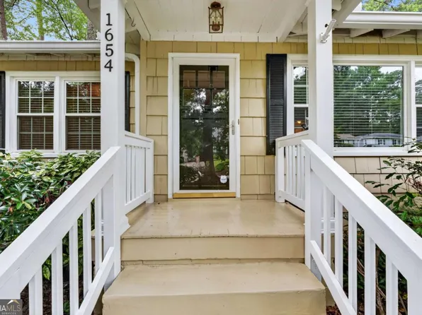 1654 Bristol Dr NE, Atlanta, GA 30329