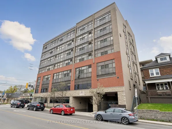 427 Aberdeen Ave #201, Hamilton, ON L8P 2S4