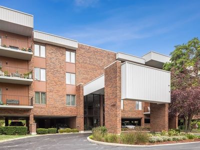 6585 Main St APT 401, Downers Grove, IL, 60516