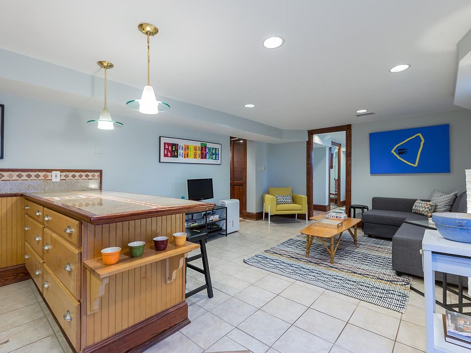 open kitchen/living room