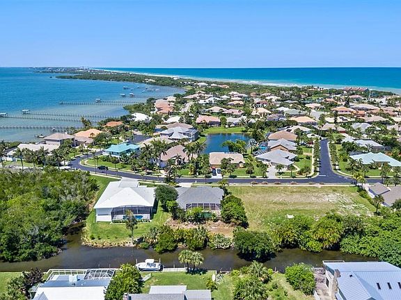 4th image of 319 Island Dr
