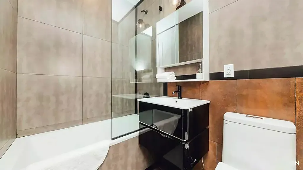 4 bed, 4.0 bath, 1100 sqft, $1,320 — Photo 3