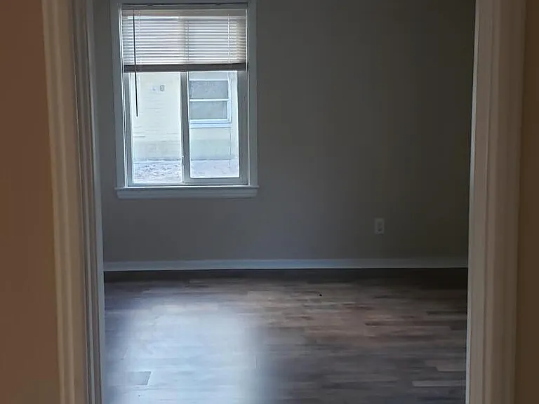 2218 E New York Ave — Photo 11
