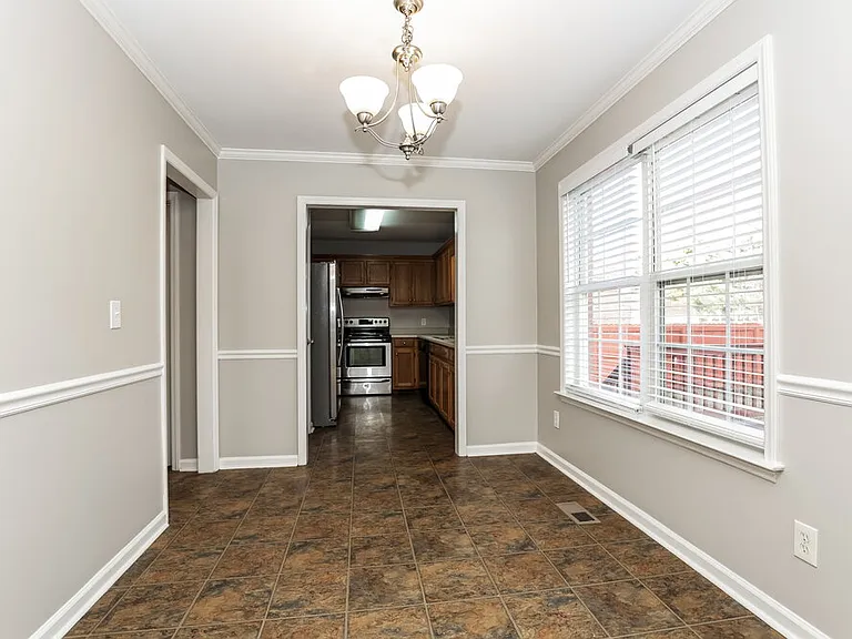2306 Amber Glen Dr — Photo 7