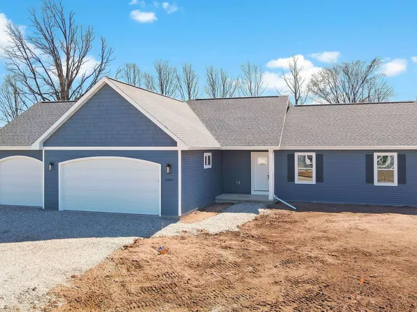 2201 White Dove Ln, Kaukauna, WI 54130