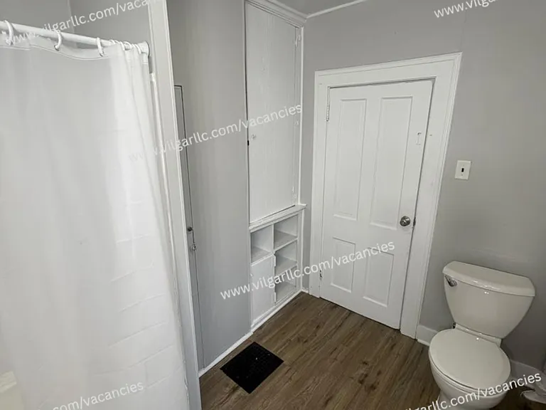 109 Columbia St — Photo 9