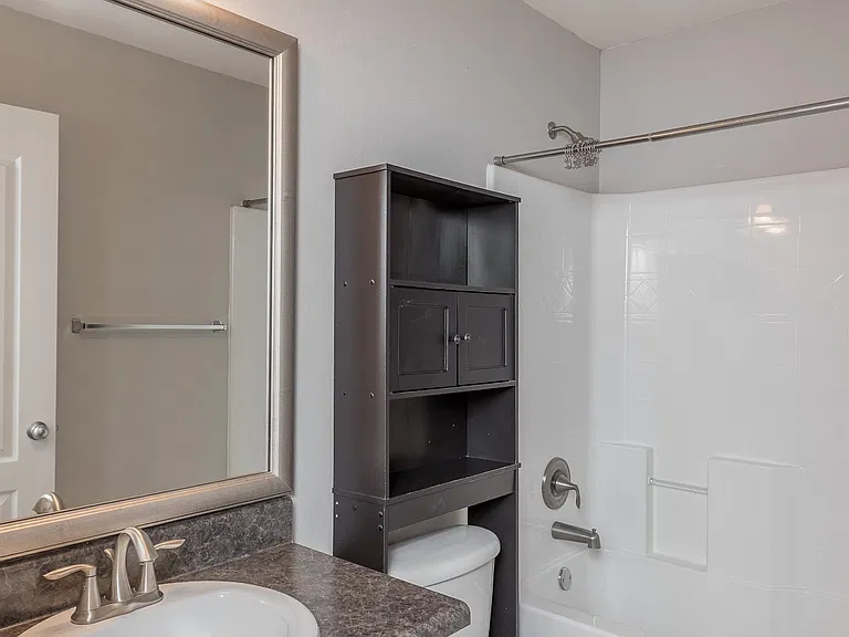 8770 Kennedy Dr — Photo 20