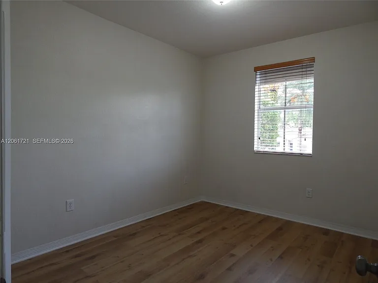 320 SW 87th Ct — Photo 19