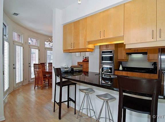 4th image of 2030 N Sedgwick St Unit A