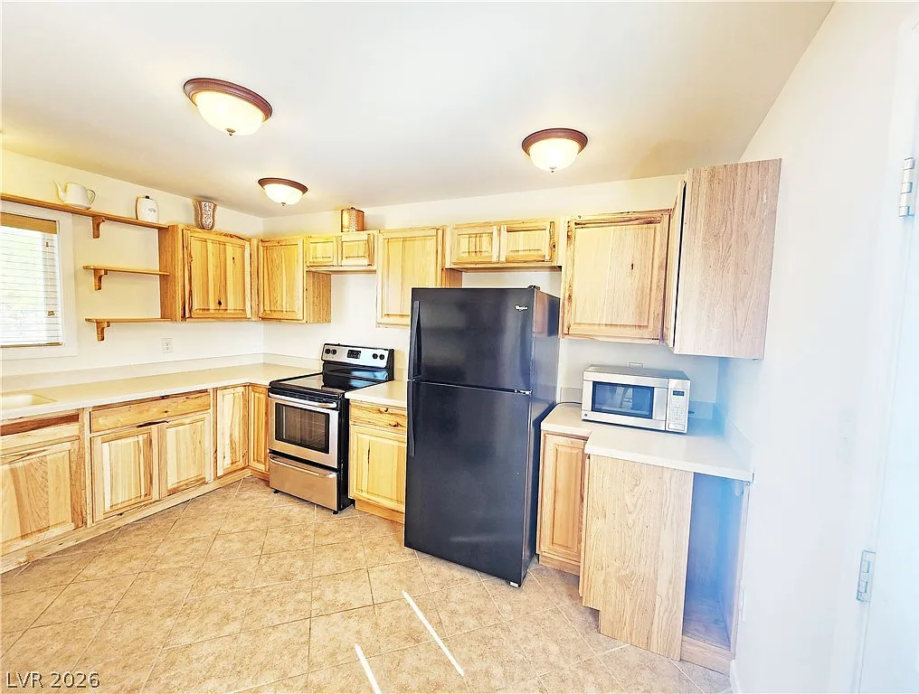 1 bed, 1.0 bath, 2125 sqft, $1,221 — Photo 4
