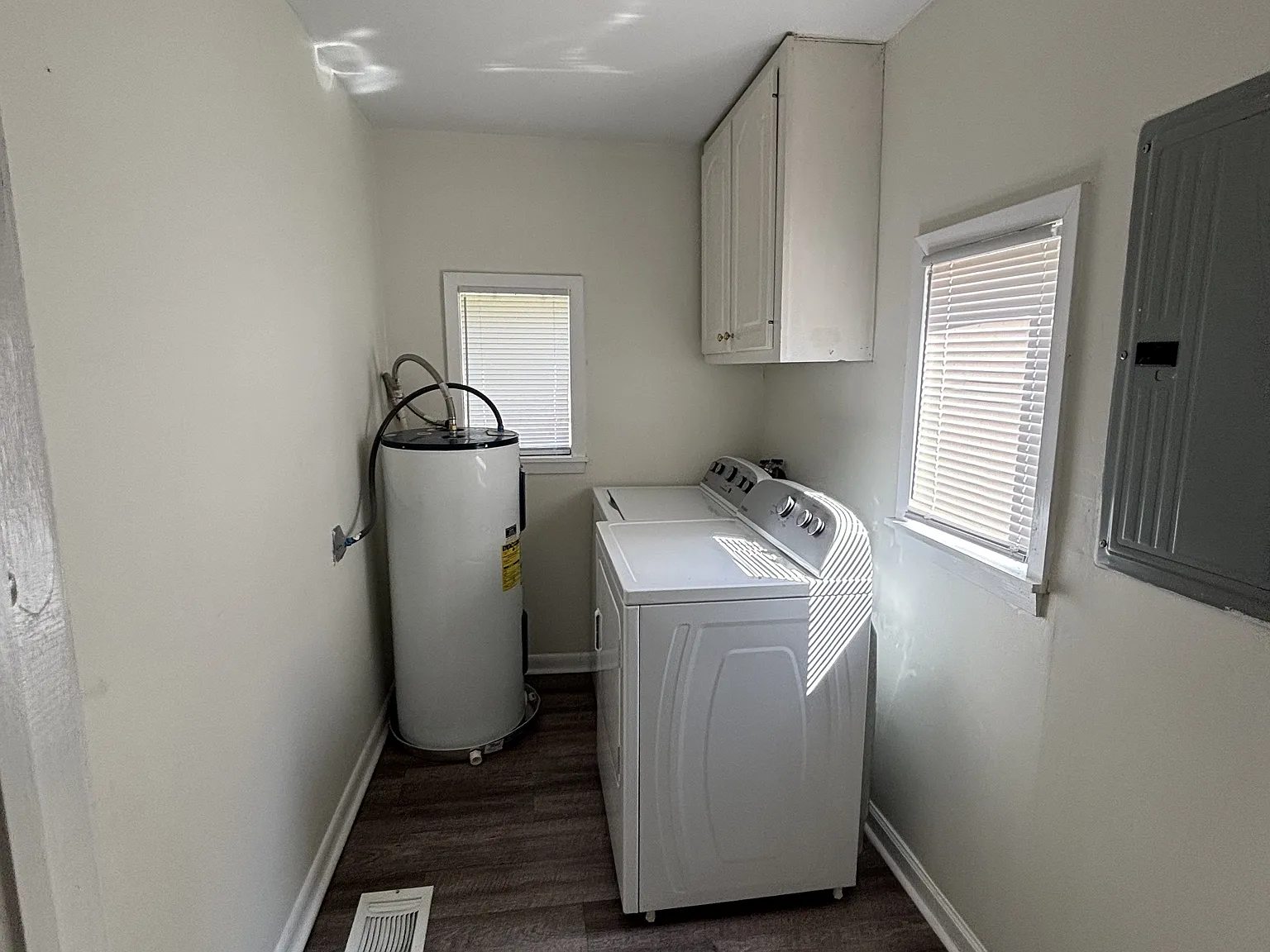 2 bed, 1300 sqft, $750 — Photo 2