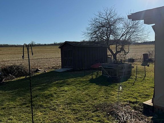 3rd image of 1053 Turnpike Cemetery Rd